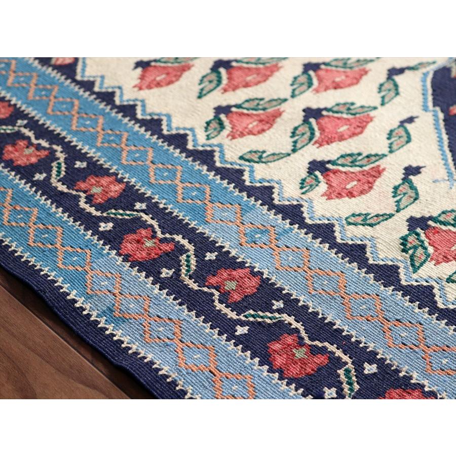 イランの手織りラグ ビジャール 170x116cm メダリオンとバラ |  | 05