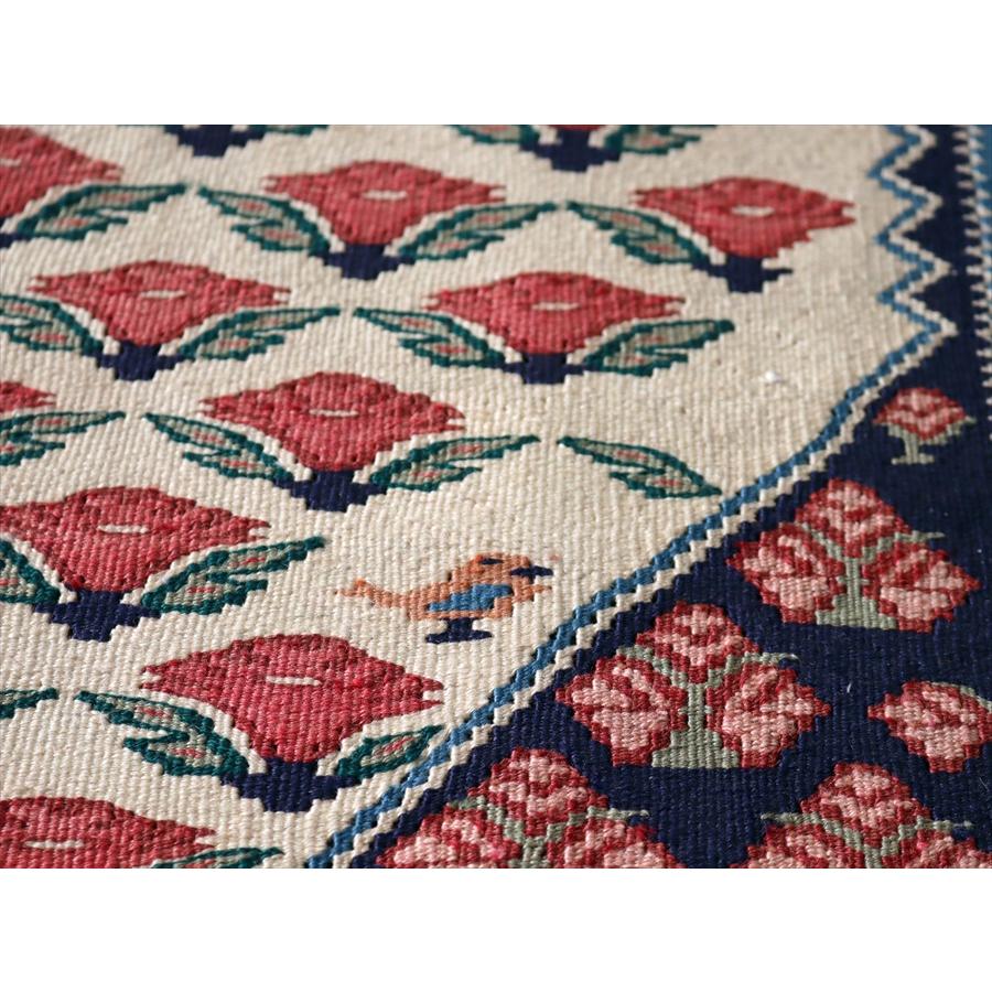 イランの手織りラグ ビジャール 170x116cm メダリオンとバラ |  | 07