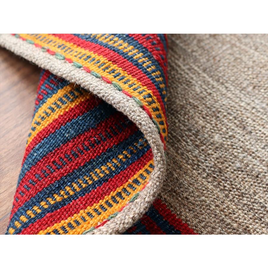 カシュカイ族の手織りキリム  114x93cm 幾何学モチーフ |  | 08