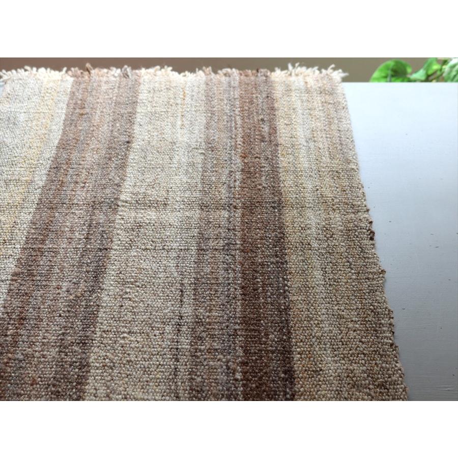 トルコの手織りキリム カルス 70x48cm ブラウン＆アイボリー ストライプ |  | 02