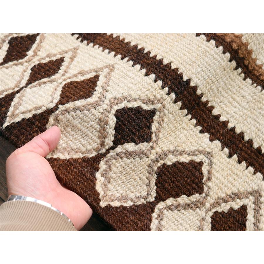 トルコの手織りキリム カルス 130x86cm メダリオンと幾何学モチーフ |  | 04