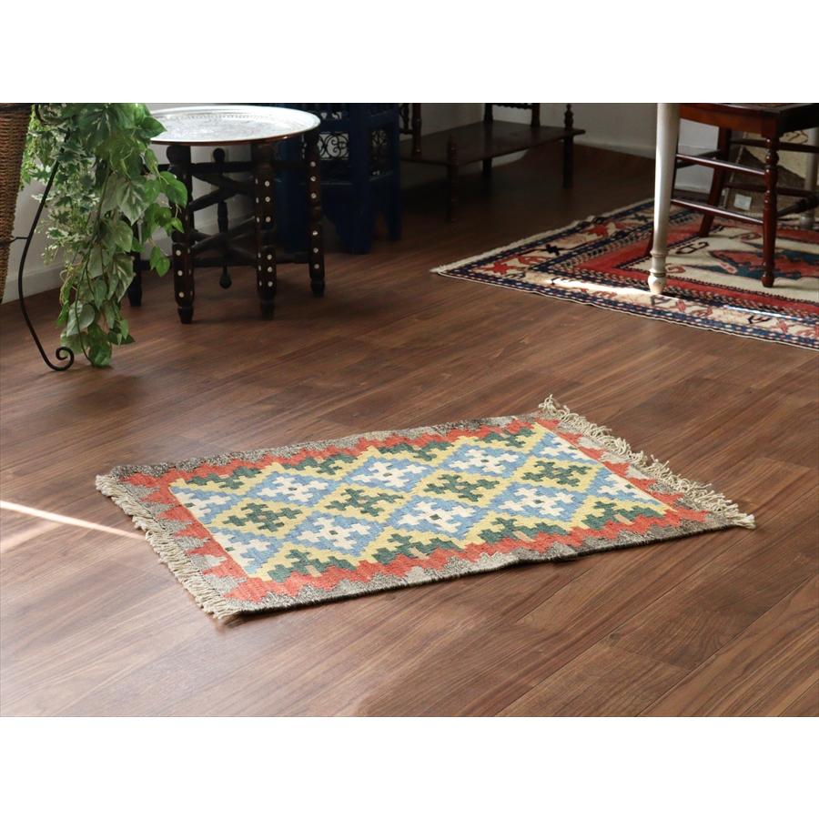 カシュカイキリム イラン 手織り 87x64cm カラフルな幾何学モチーフ |  | 01