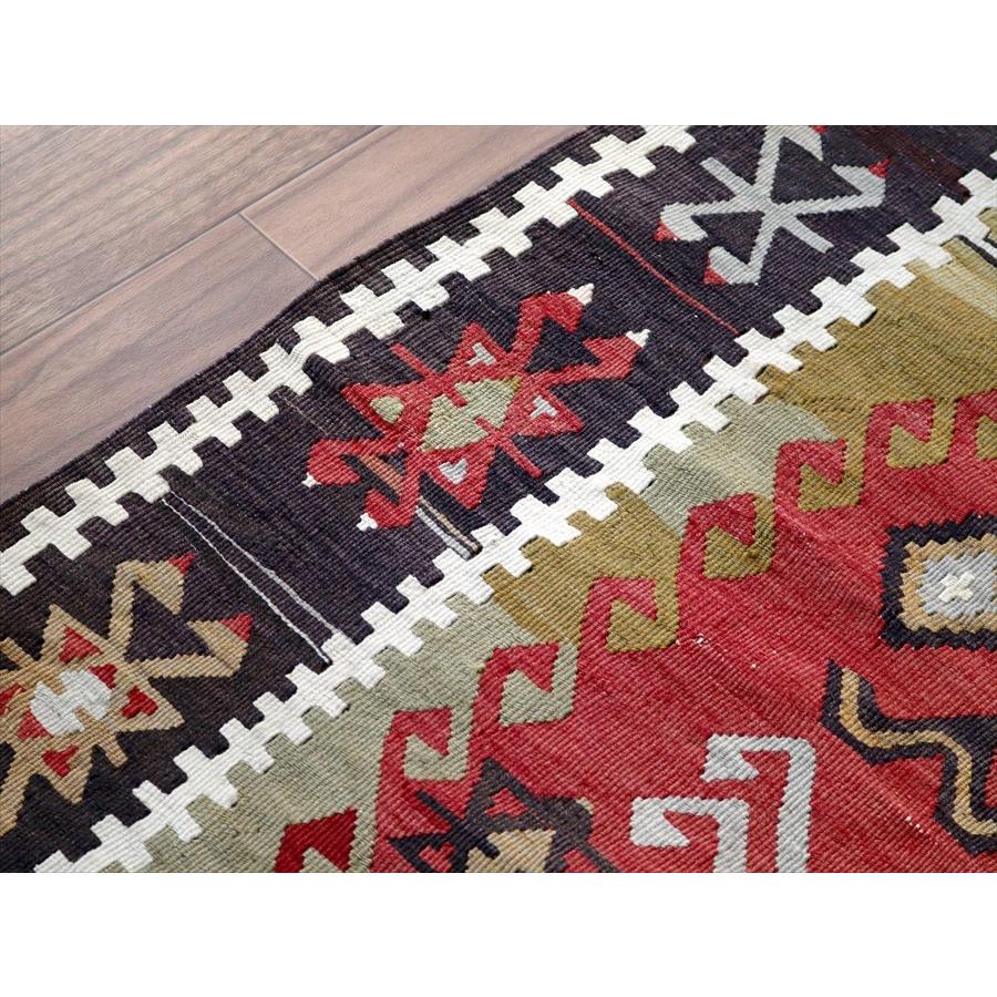 【公式】 オールドキリム・コンヤオブルック　チェイレキ 137x100cm 赤いミフラープ 【UOI2734121704】(96800円)