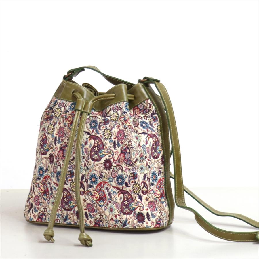 テルメ ペイズリーの巾着型ショルダーバッグアイボリー/革の色オリーブグリーン | 