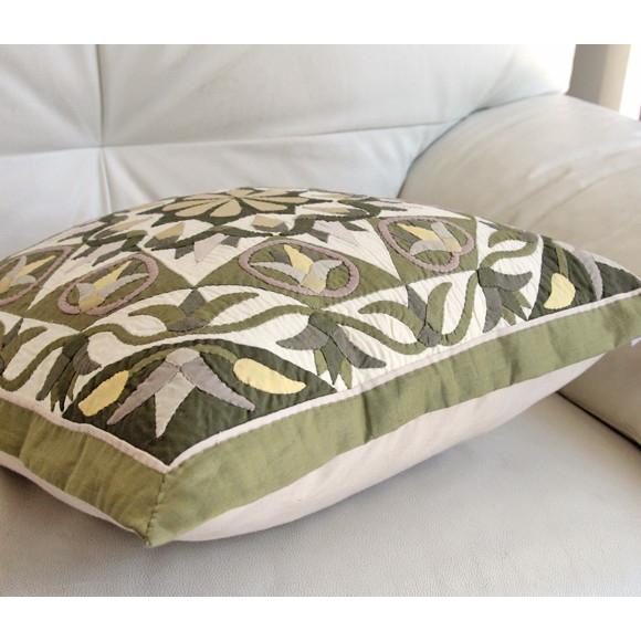 ハンドアップリケ コットンクッションカバー ハーヤ メーヤ ーKheyamiaー 49x47cm | ブランド登録なし | 01