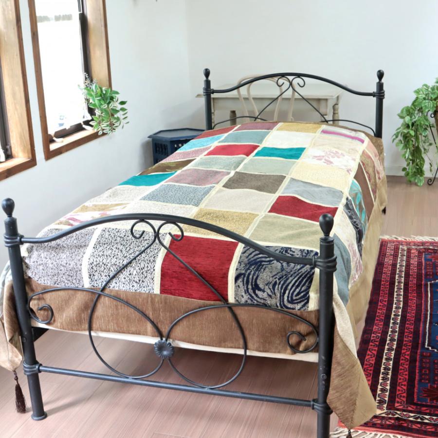 ベッドカバー ベッドスプレッド シングルサイズ パッチワーク シュニール素材 インテリアファブリック トルコ製 | ブランド登録なし