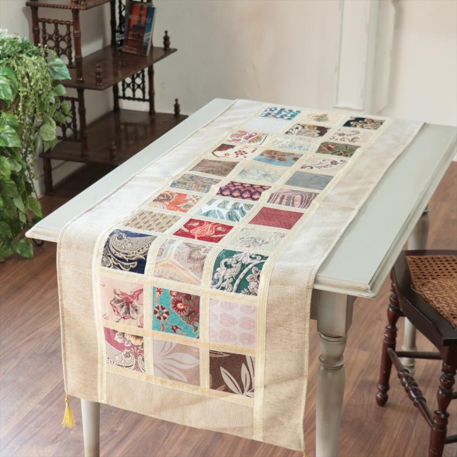 テーブルランナー　モザイクパッチワーク 142x50cmサイズ シュニール素材 | 