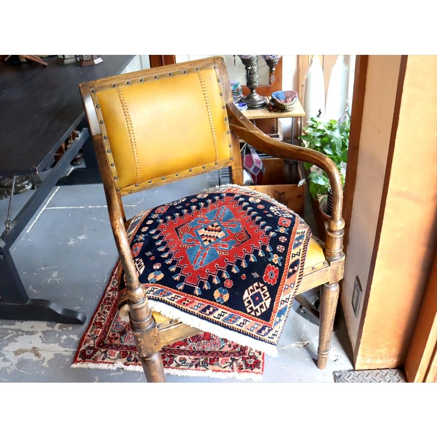 ギャッベ ウールの手織りマット50x51cm ネイビー＆レッド 青のひし形メダリオン/カシュクーリ OUTLET 一部キズあり | ブランド登録なし | 05