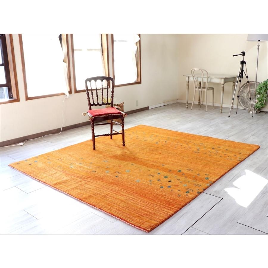 ギャッベ バナフシェ Gabbeh Banafsheh235x200cm オレンジグラデーション　小さな動物モチーフ | ブランド登録なし | 01