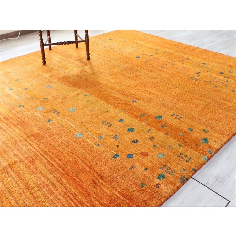 ギャッベ バナフシェ Gabbeh Banafsheh235x200cm オレンジグラデーション　小さな動物モチーフ | ブランド登録なし | 03