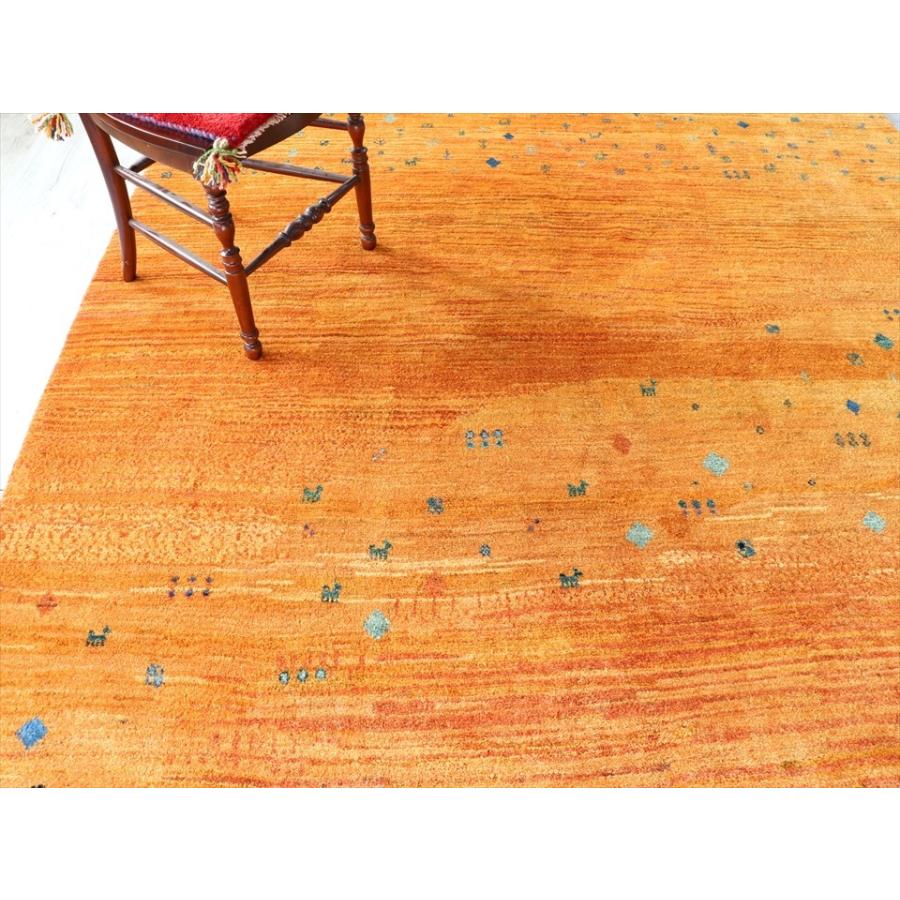 ギャッベ バナフシェ Gabbeh Banafsheh235x200cm オレンジグラデーション　小さな動物モチーフ | ブランド登録なし | 04