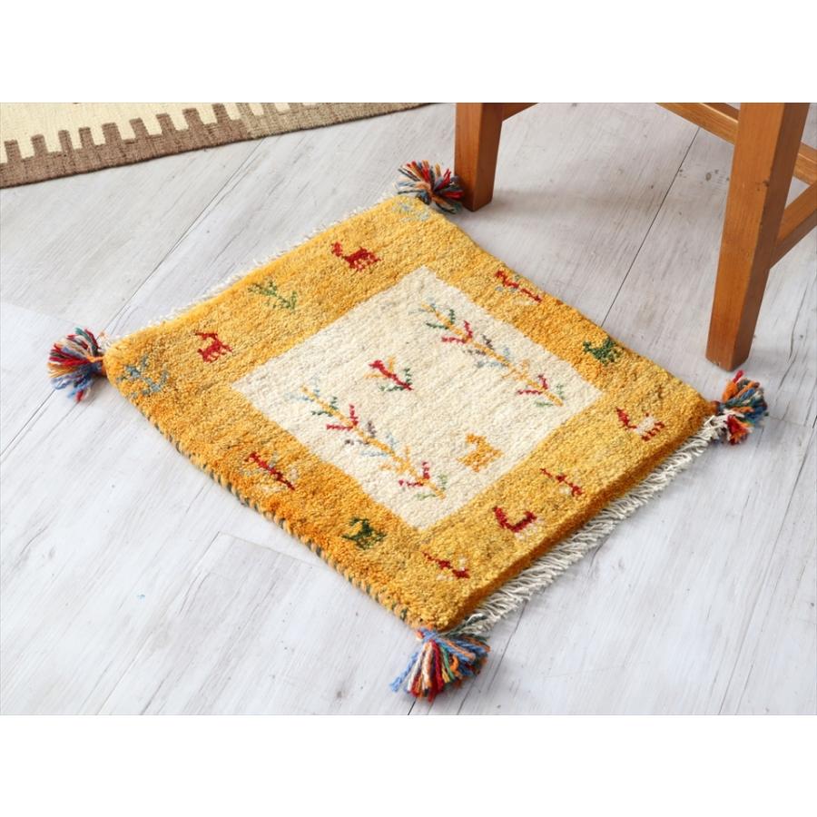 ギャッベ 　イランの手織りラグ 46x40cm ナチュラルアイボリー/イエロー　植物と動物モチーフ | ブランド登録なし | 01