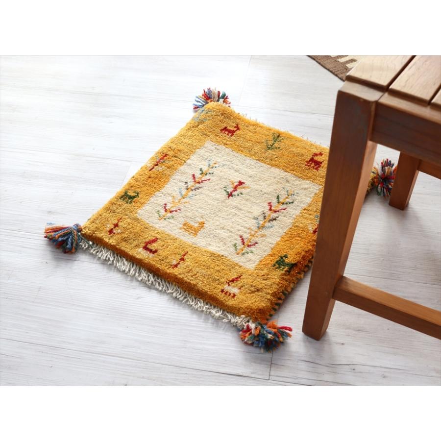 ギャッベ 　イランの手織りラグ 46x40cm ナチュラルアイボリー/イエロー　植物と動物モチーフ | ブランド登録なし | 02