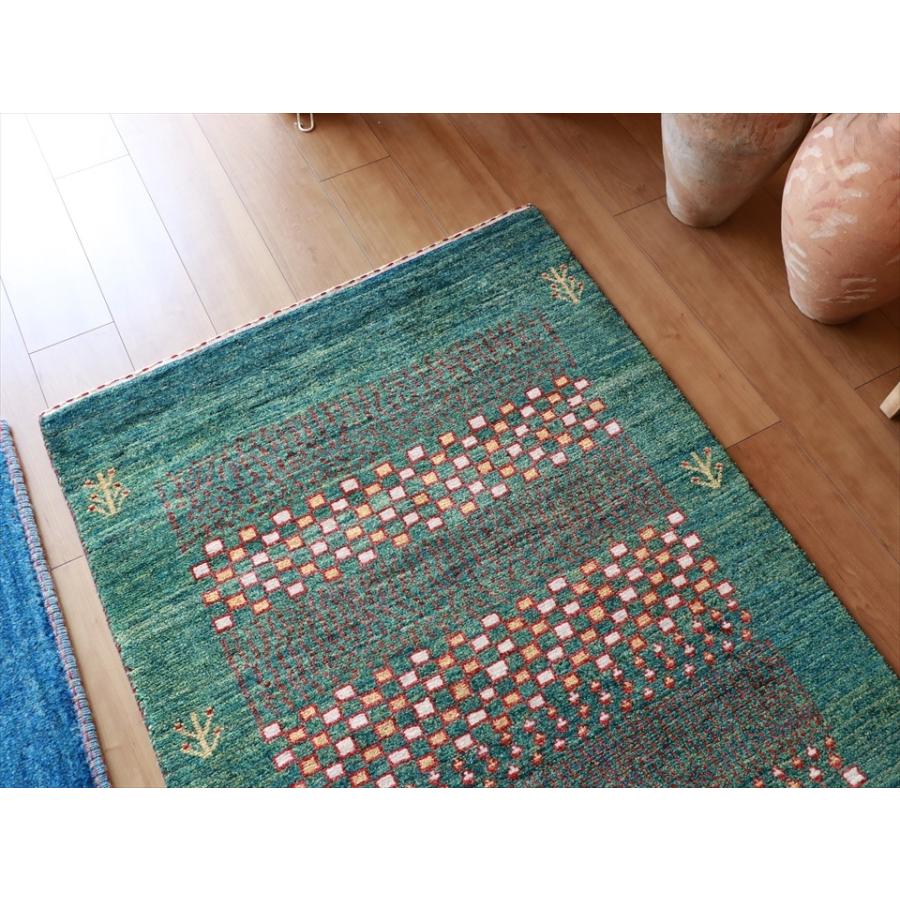 ギャッベ バナフシェ Gabbeh Banafsheh 165x92cm 明るいグリーン　小さな四角の抽象的なデザイン | ブランド登録なし | 02