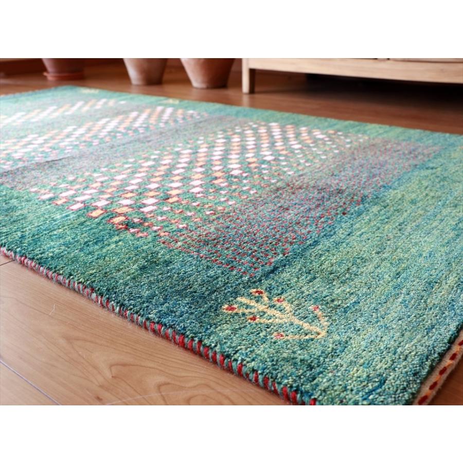 ギャッベ バナフシェ Gabbeh Banafsheh 165x92cm 明るいグリーン　小さな四角の抽象的なデザイン | ブランド登録なし | 03