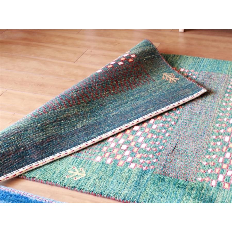 ギャッベ バナフシェ Gabbeh Banafsheh 165x92cm 明るいグリーン　小さな四角の抽象的なデザイン | ブランド登録なし | 04