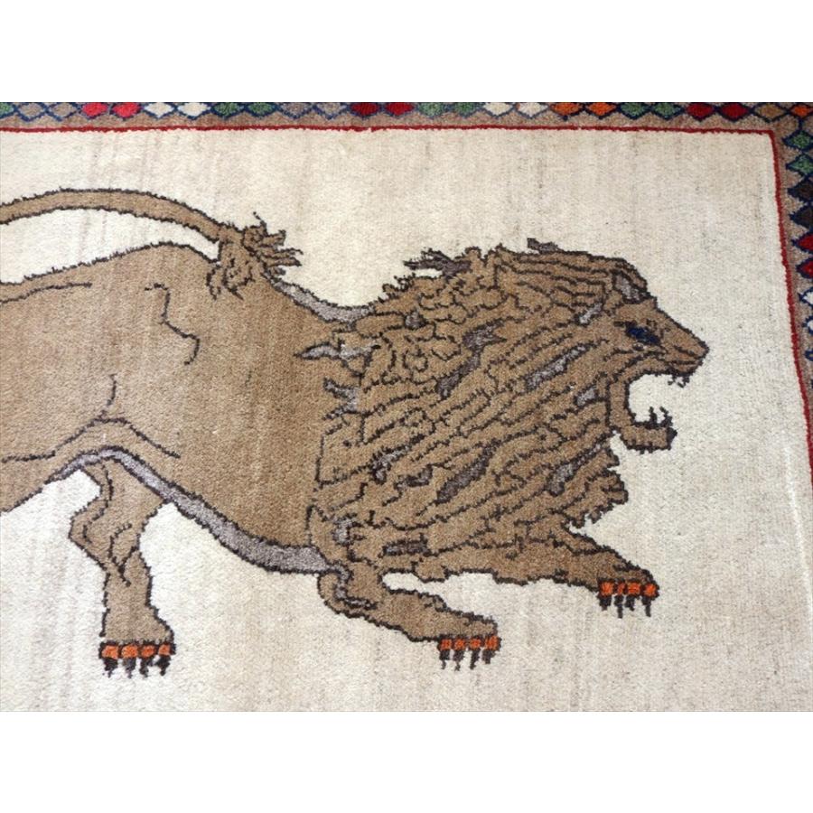 ライオンギャッベ 147x101cm 吠えるライオン Old Gabbeh Lion Gh インプレッションオブギャッベ 通販 Yahoo ショッピング