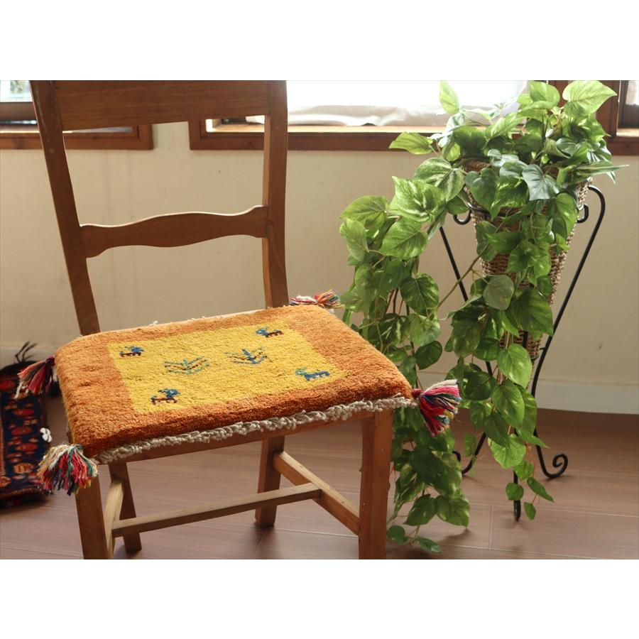 ギャッベ　座布団サイズ 38x43cm イラン南部ファルス地方 遊牧民の手織りラグ | ブランド登録なし | 01