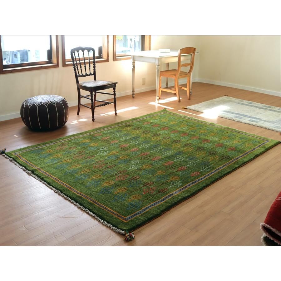 ギャッベ カシュカイ族の手織りラグ 230x167cm 連なる樹々 グリーン | ブランド登録なし | 01