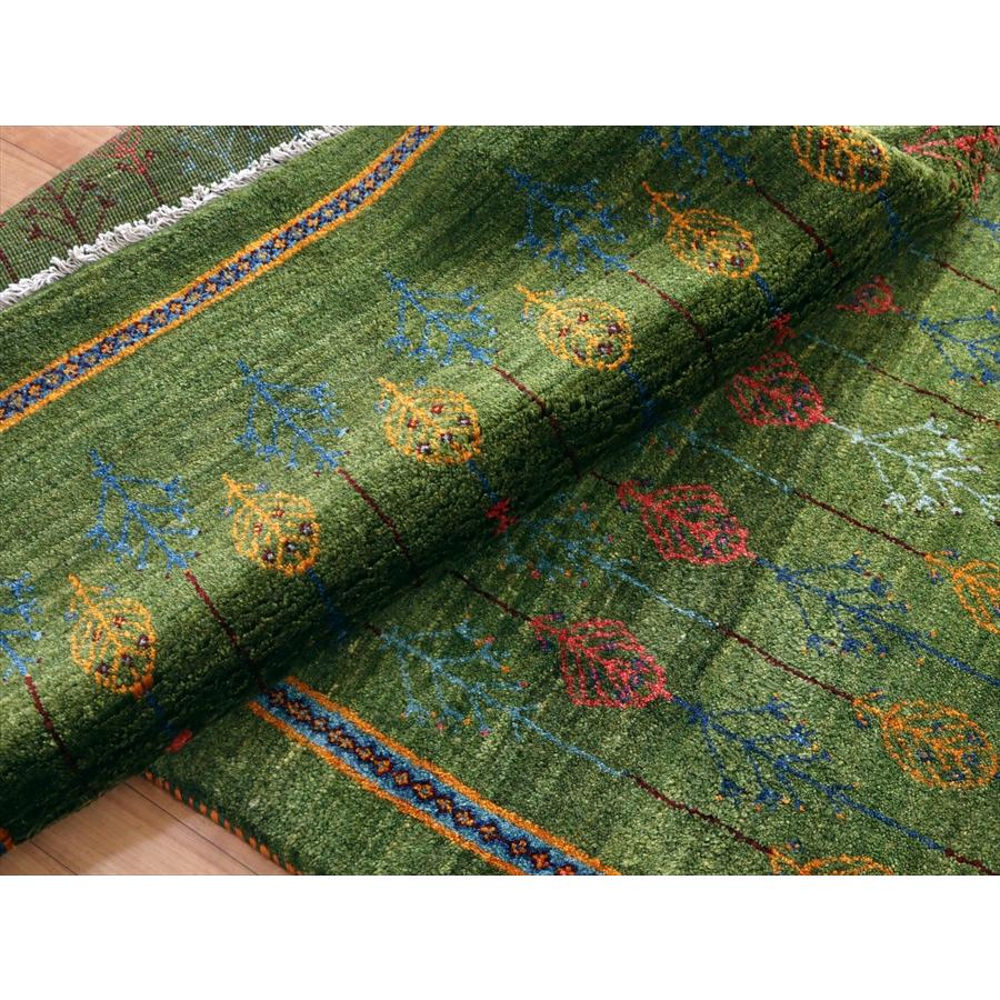 ギャッベ カシュカイ族の手織りラグ 230x167cm 連なる樹々 グリーン | ブランド登録なし | 09