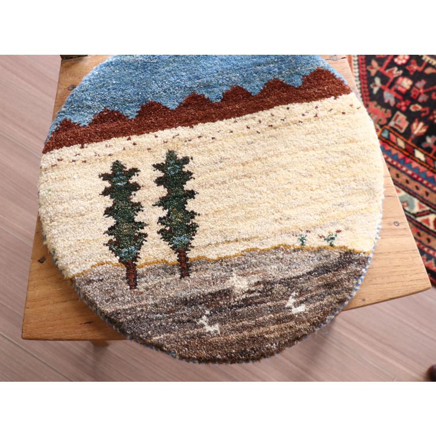 ギャッベ 円形　イラン産手織りギャベ 40x40cm ２本のイトスギの風景 | ブランド登録なし | 02
