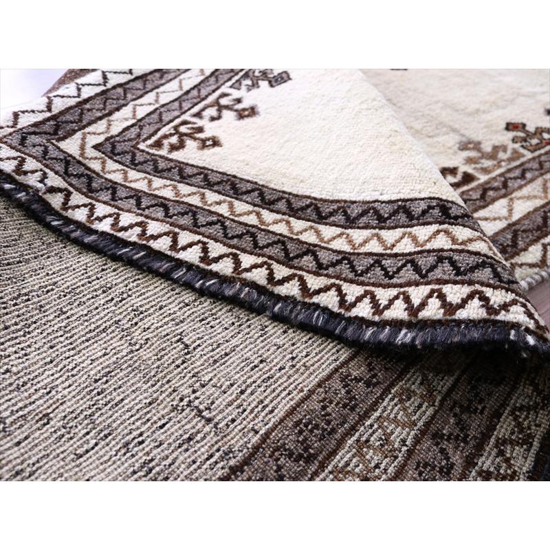 部族絨毯　トライバルラグ　カシュカイ族 247x125cm 入り組んだ爪を持つ大きな3つのメダリオン | ブランド登録なし | 15