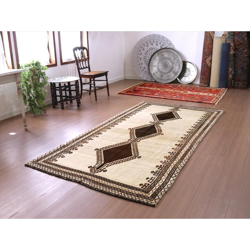 部族絨毯　トライバルラグ　カシュカイ族 247x125cm 入り組んだ爪を持つ大きな3つのメダリオン | ブランド登録なし | 01