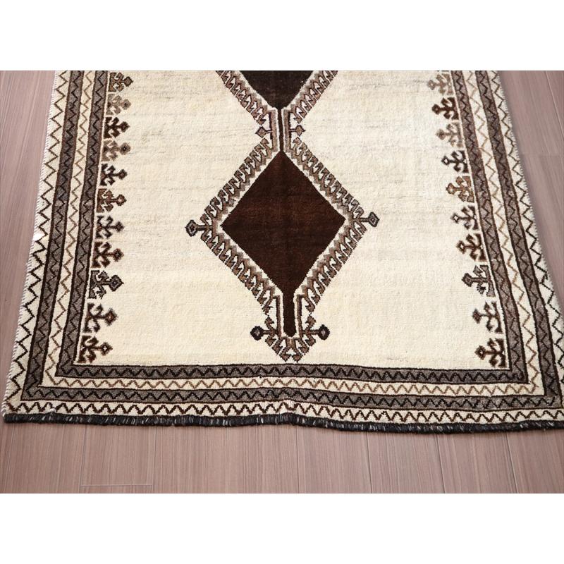 部族絨毯　トライバルラグ　カシュカイ族 247x125cm 入り組んだ爪を持つ大きな3つのメダリオン | ブランド登録なし | 03