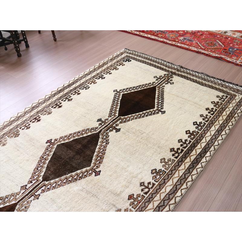 部族絨毯　トライバルラグ　カシュカイ族 247x125cm 入り組んだ爪を持つ大きな3つのメダリオン | ブランド登録なし | 04