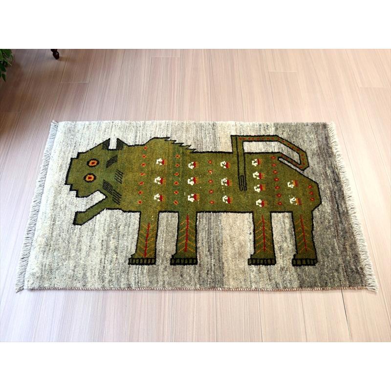 ライオンギャッベ 122x78cm グリーンライオンと動物と生命の木モチーフ