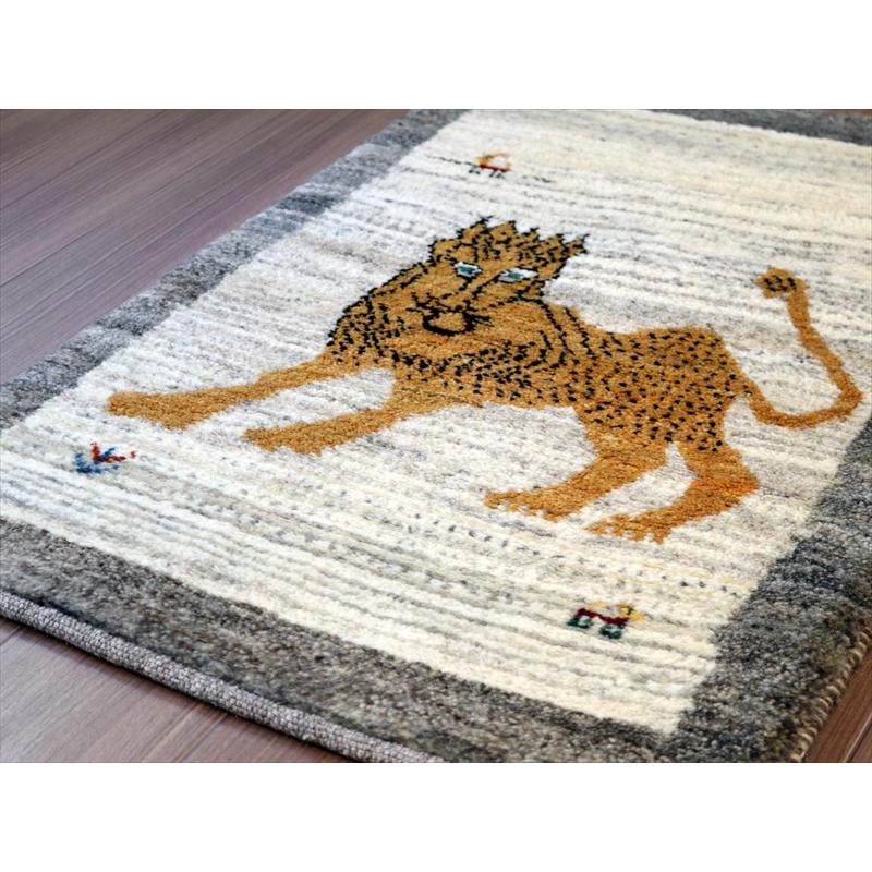 ライオンギャッベ 玄関マットサイズ 87x60cm ライオンと動物と生命の木