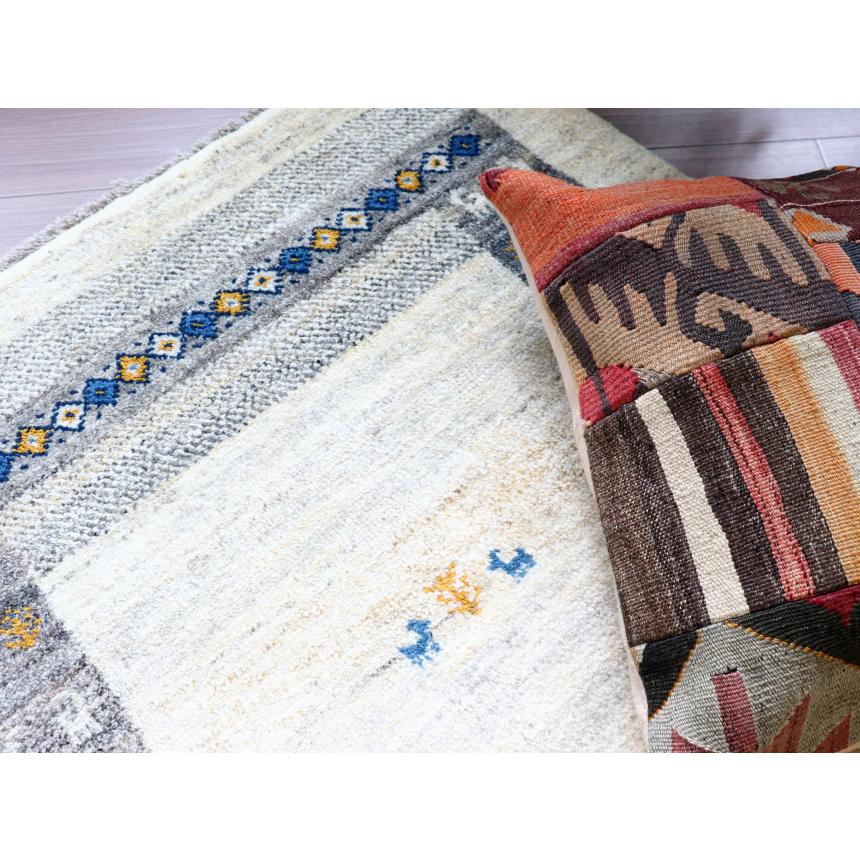 ギャッベ イラン　遊牧民の手織りラグ 120x84cm 無染色のアイボリーとグレー | ブランド登録なし | 06