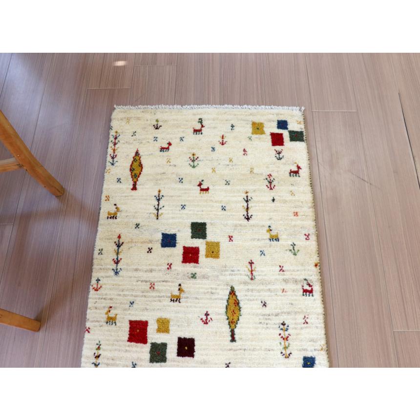 ギャッベ　イラン 手織り  89x63cm 玄関マットサイズ　ナチュラルアイボリー　動物やタイル | ブランド登録なし | 02