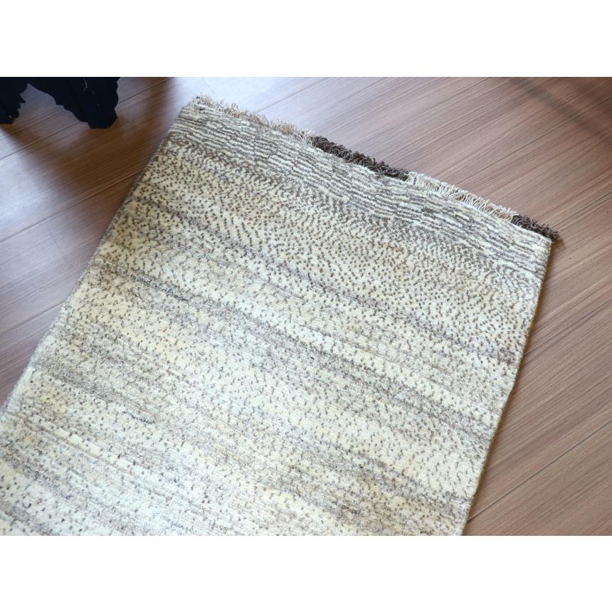 ギャッベ　イラン 手織り  101×69cm 玄関マットサイズ　細かな織り　ナチュラルグレー　ドット |  | 03