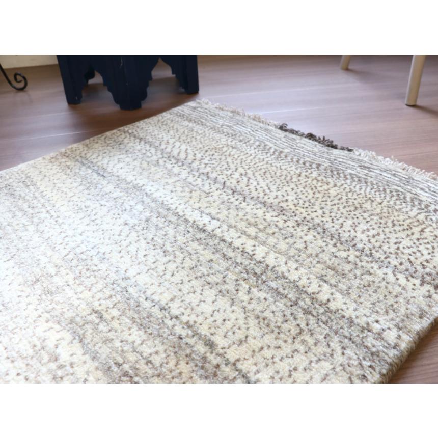 ギャッベ　イラン 手織り  101×69cm 玄関マットサイズ　細かな織り　ナチュラルグレー　ドット |  | 06