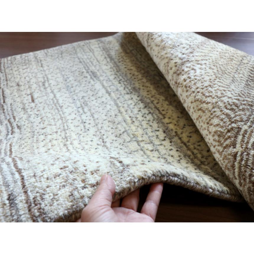 ギャッベ　イラン 手織り  101×69cm 玄関マットサイズ　細かな織り　ナチュラルグレー　ドット |  | 09