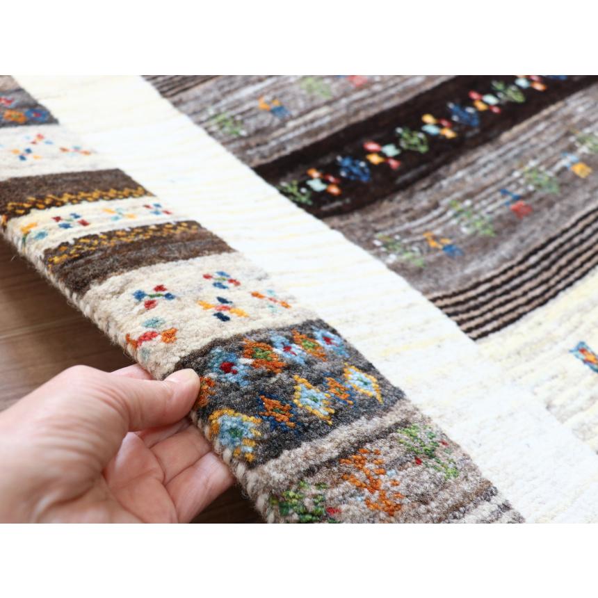 ギャッベ　タビーバフ Gabbeh Tabiibaft 133x86cm 無染色ナチュラルグレー　織りの細かなギャッベ | ブランド登録なし | 06