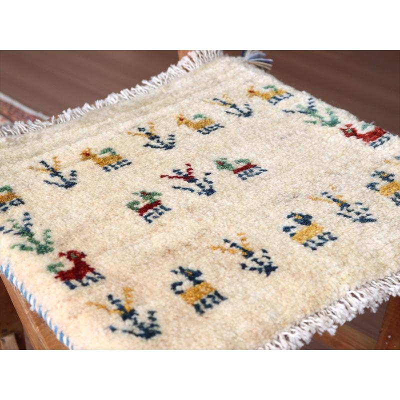 ギャッベ イラン産 手織りラグ  38×41cm 座布団サイズ ナチュラルアイボリー 動物と生命の樹 | ブランド登録なし | 02