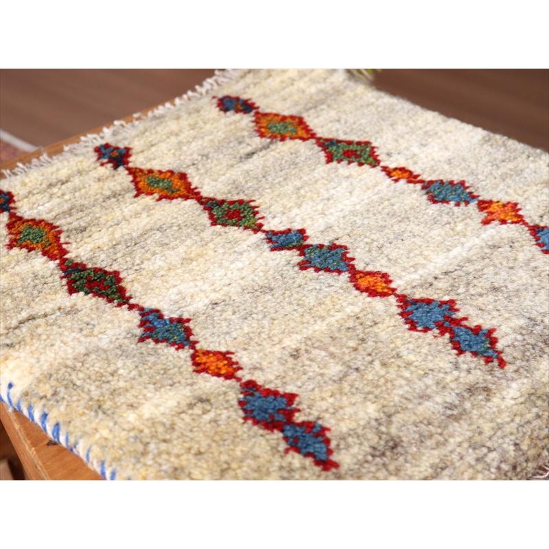 ギャッベ イラン産 手織りラグ 41×41cm 座布団サイズ ナチュラル
