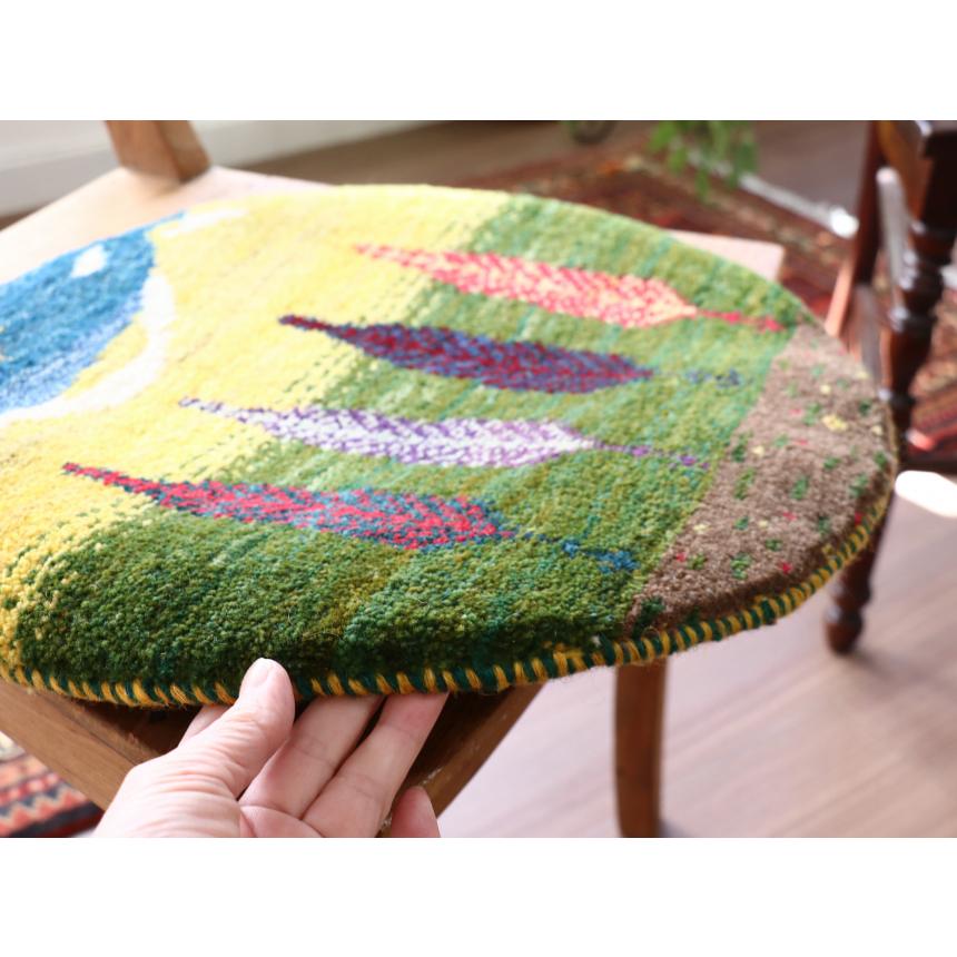 ギャッベ 円形　イラン産手織りギャベ 42x42cm イトスギのある風景 |  | 03