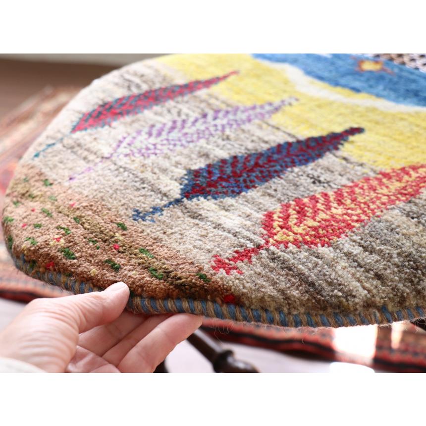 ギャッベ 円形　イラン産手織りギャベ 41x41cm イトスギのある風景 |  | 03