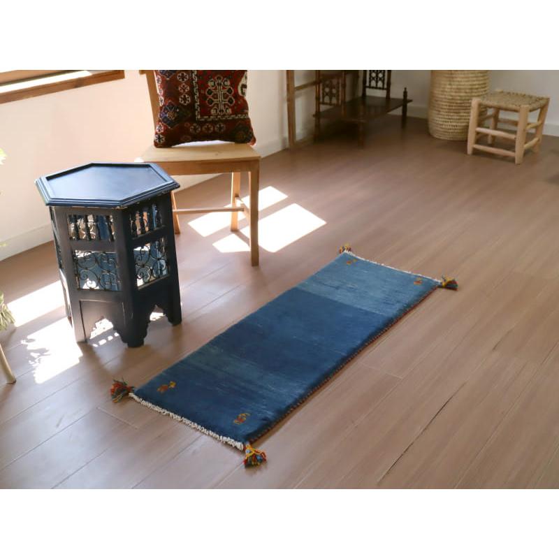 ギャッベ イラン産 手織り 115x42cm ブルーグラデーション　シンプル　無地 |  | 01