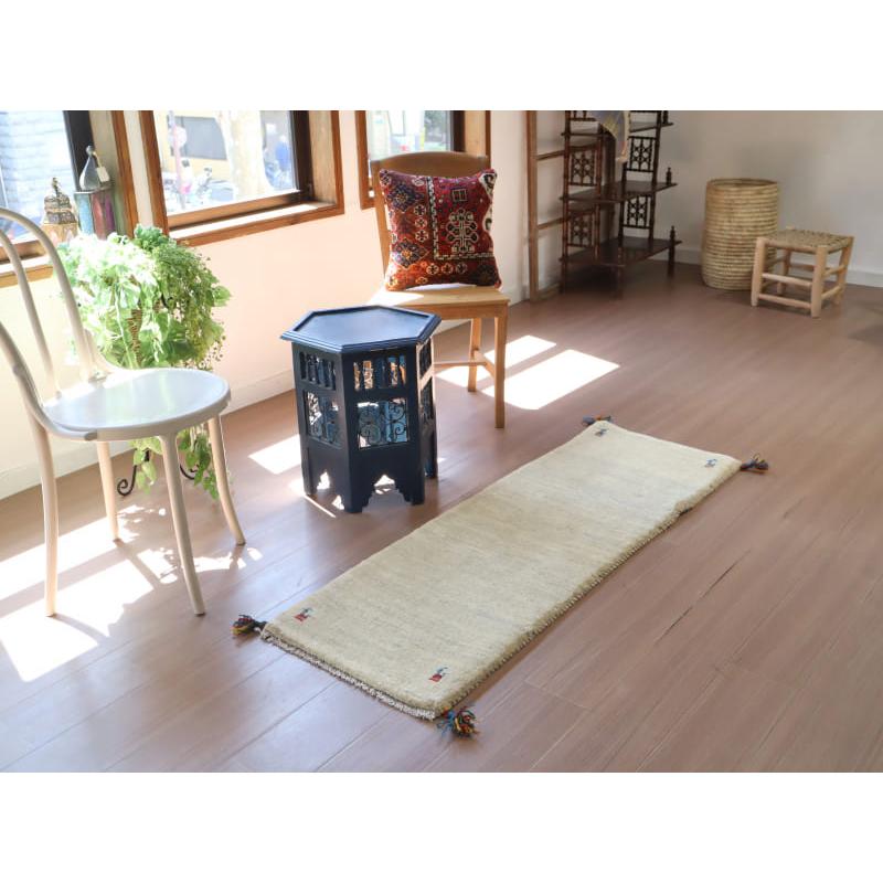 ギャッベ 細長サイズ　手織りラグ　 147x53cm 天然羊毛のアイボリー　シンプル　無地 |  | 01