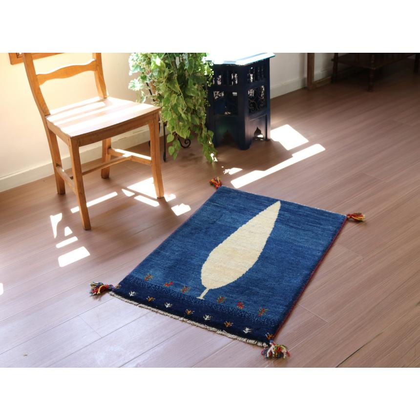 ギャッベ イラン産手織り 90x63cm 白いイトスギの木　ブルー　玄関マット | ブランド登録なし | 01