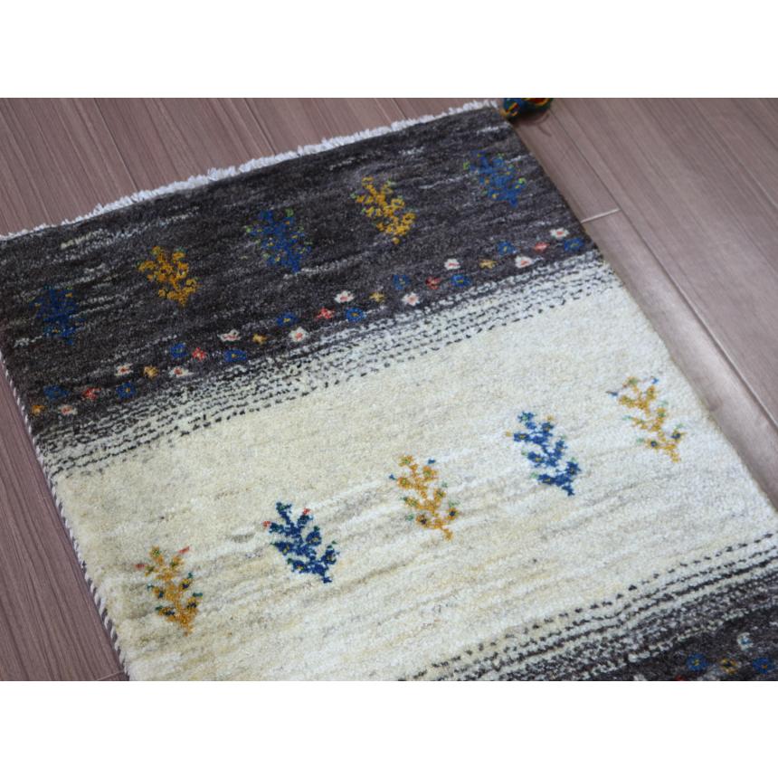 ギャッベ イラン産手織り 90x58cm アイボリー＆グレー　玄関マット | ブランド登録なし | 02