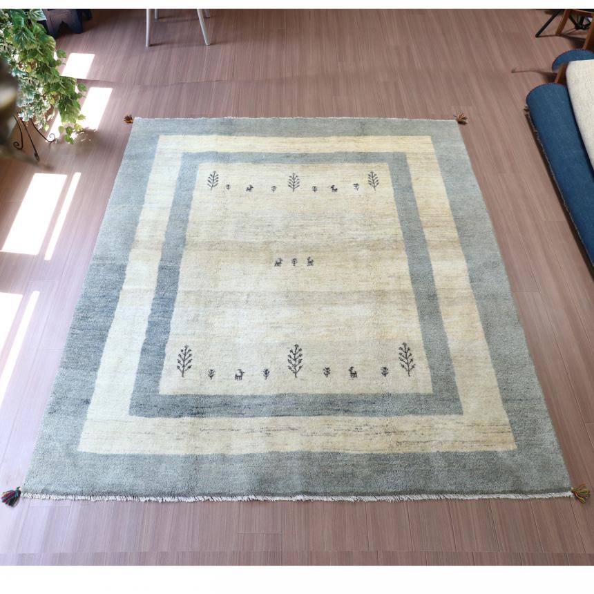 ギャベ ギャッベ イラン産手織り  240x202cm アイボリー　ペールブルーのボーダー | ブランド登録なし