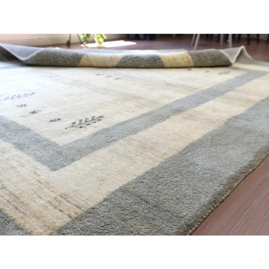ギャベ ギャッベ イラン産手織り  240x202cm アイボリー　ペールブルーのボーダー | ブランド登録なし | 12