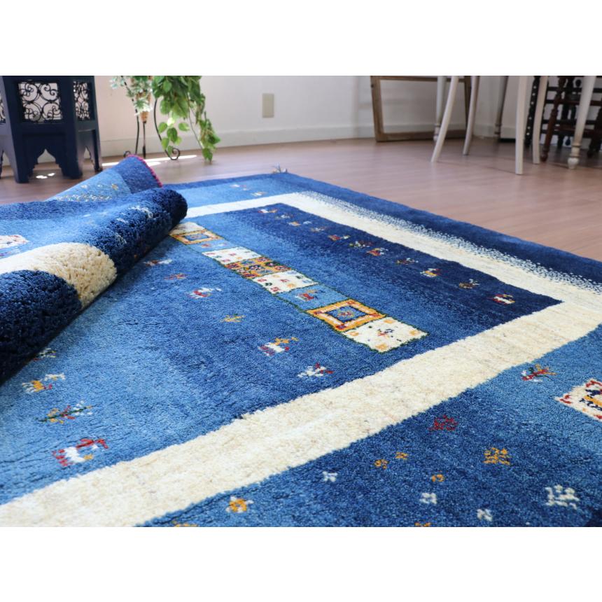 ギャベ ギャッベ イラン産手織り  ブルーグラデーション　アイボリーのボーダー | ブランド登録なし | 12