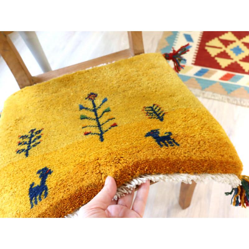 ギャッベ イラン産手織り 座布団サイズ 38x44cm イエローオレンジ　草花と動物 | ブランド登録なし | 02