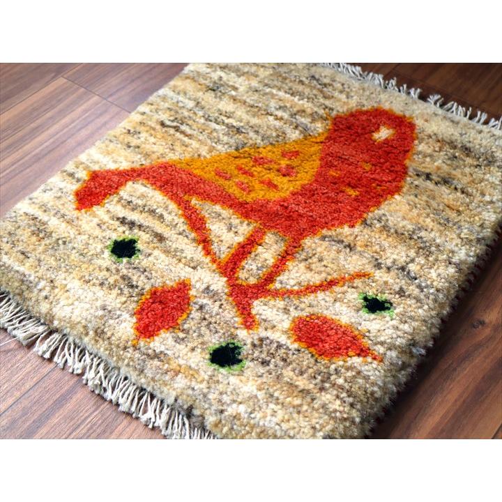 ギャッベ イラン産手織り 座布団サイズ 42×40cm ナチュラルアイボリー 佇んでいる小鳥 |  | 02